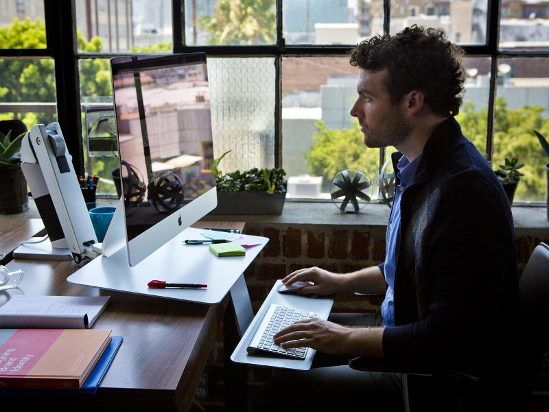 Ergotron WorkFit A Sitz-Arbeitsplatz Ergotron WorkFit A Sitz-Arbeitsplatz