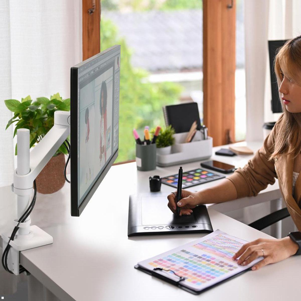 Ergotron NX Monitor Tischhalterung bis 8kg 34 Zoll (45-669-216), Anwendungsbeispiel Ergotron NX Monitor Tischhalterung bis 8kg 34 Zoll (45-669-216), Anwendungsbeispiel