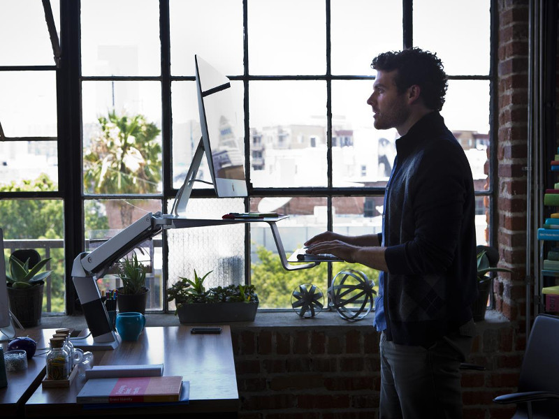 Ergotron WorkFit A Anwendung Steh Arbeitsplatz