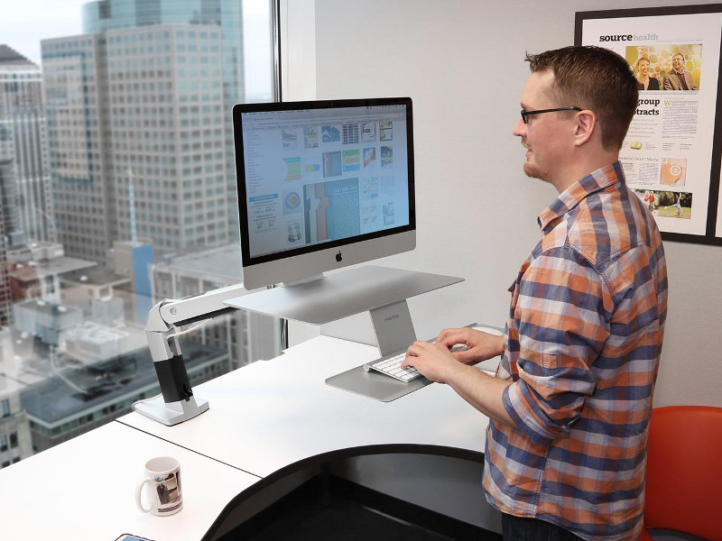 Ergotron WorkFit A Sitz-Steh-Arbeitsplatz für Apple (24-414-227) Im Stehen Arbeiten Ergotron WorkFit A Sitz-Steh-Arbeitsplatz für Apple (24-414-227) Im Stehen Arbeiten